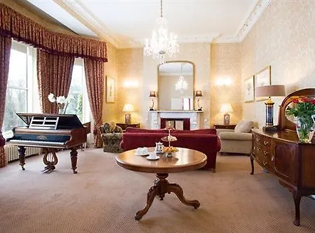 Ariel House 4*