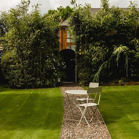 Konukevi Ariel House 4*